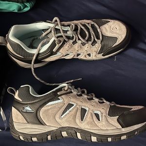 Womens Hiking shoes
